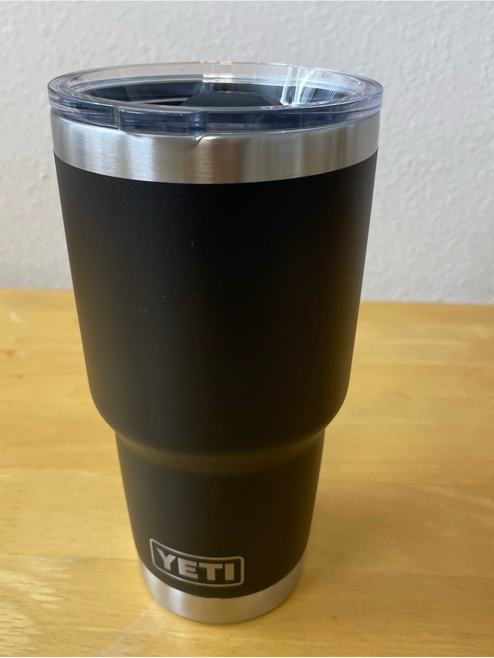 YETI Rambler 30oz Tumbler Black Stainless MagSlider Lid